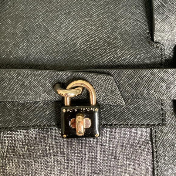 Henri Bendel Lrg JetSetter Bag Blk/Gray - Picture 7 of 11